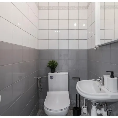 Homestay Uranus - 15 Min To Old Town *