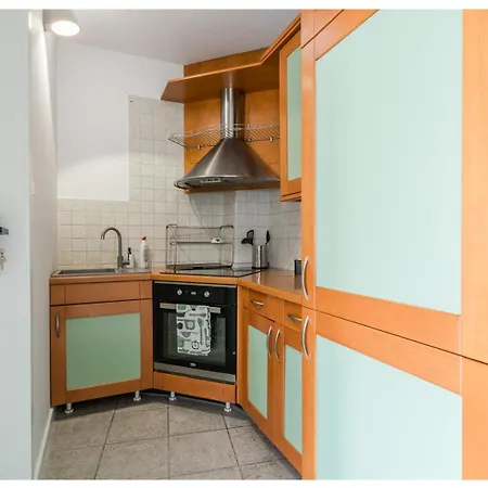 Homestay Uranus - 15 Min To Old Town *